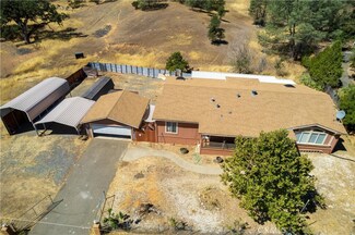 2587 Shasta Rd, Clearlake Oaks, CA 95423