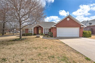 701 SW Maidstone Ave, Bentonville, AR 72712