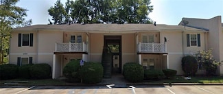 3595 Woodbriar Cir Unit I, Tucker, GA 30084