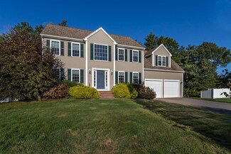 68 Foxwood Ln, Raynham, MA 02767