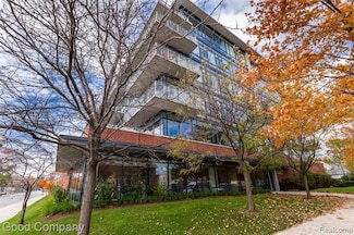 101 Curry Ave Unit 422, Royal Oak, MI 48067