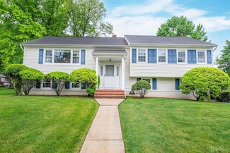 9 Remington Dr, Edison, NJ 08820
