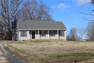 7437 Town Country Rd, Liberty, NC 27298