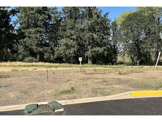 1529 NW Pinehurst Dr Unit 73, McMinnville, OR 97128