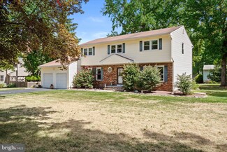 10 Blue Ridge Dr, Ewing, NJ 08638