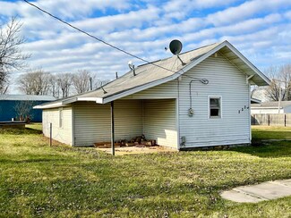 222 E 8th St, Fairmount, IN 46928
