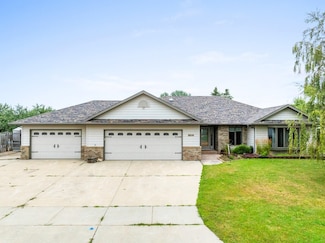 1516 10th St SE, Minot, ND 58701