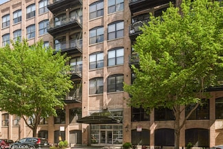 520 W Huron St Unit 304, Chicago, IL 60654