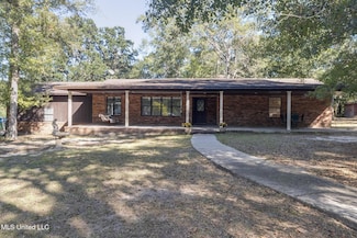 12656 Wolf River Rd, Gulfport, MS 39503