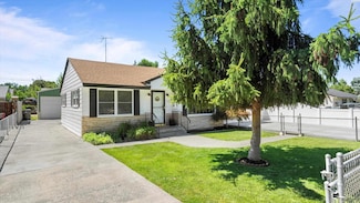 102 S Rainier St, Kennewick, WA 99336