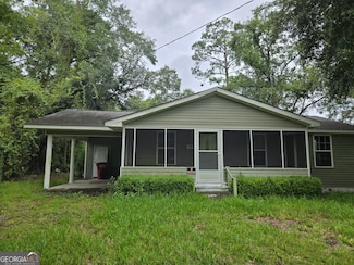 39 Kenny Ln, Baxley, GA 31513