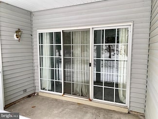 15 Lehavre Ct, Trenton, NJ 08619