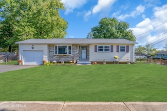 7 Wyoming Dr, Jackson, NJ 08527