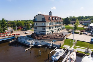532 Dyckman Ave Unit 17, South Haven, MI 49090