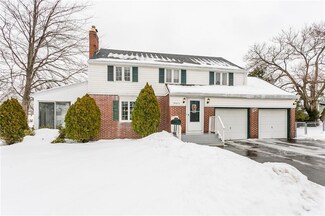 96 Ridgewood Dr, Rochester, NY 14622