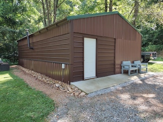 108 Forrest Ln, Stewart, TN 37175