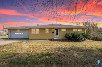 2700 S Norton Ave, Sioux Falls, SD 57105