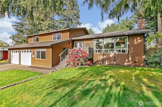 922 Reiten Rd, Kent, WA 98030