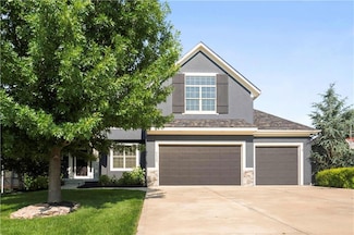 4529 Lakecrest Dr, Shawnee, KS 66218