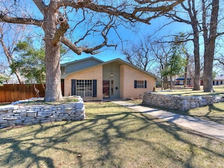 2000 N Alexander Ln, Bethany, OK 73008