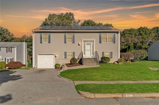 31 Remington Farm Dr, Coventry, RI 02816