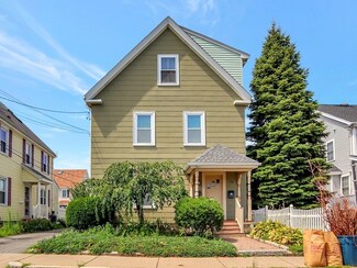 125 Bridge St, Newton, MA 02458