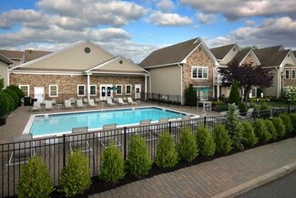 2200 Dolphin Ln Unit 707, Holbrook, NY 11741