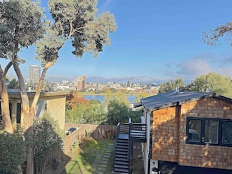 335 Hanover Ave, Oakland, CA 94606