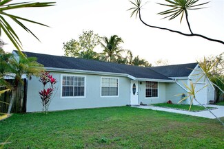 586 SE Starflower Ave, Port Saint Lucie, FL 34983