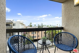 7320 Hawthorn Ave Unit 219, Los Angeles, CA 90046