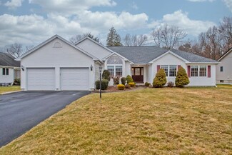 131 Fuller St, Ludlow, MA 01056