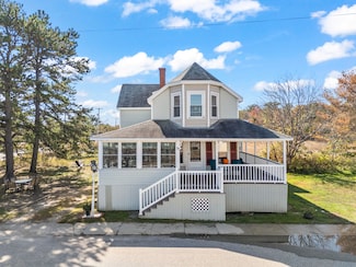 17 Randall Ave, Old Orchard Beach, ME 04064