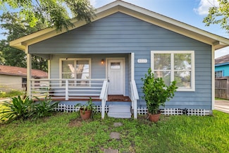 8215 Canyon St, Houston, TX 77051