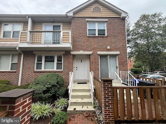 1109 N Vernon St, Arlington, VA 22201