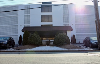 143 Hoffman Ave Unit 411, Cranston, RI 02920