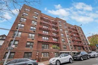 87-70 173rd St Unit 7D, Jamaica, NY 11432