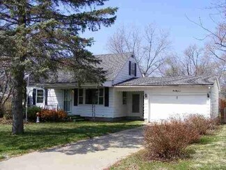 457 E Prospect St, Farmington, IL 61531