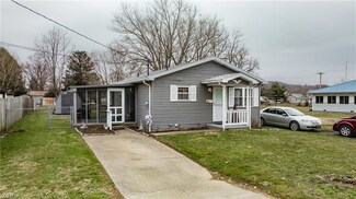 509 Walnut St, Belpre, OH 45714