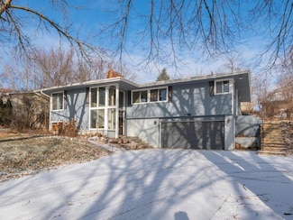 6326 White Dr, Prior Lake, MN 55372