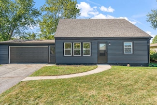 640 Old Forge Rd, Valparaiso, IN 46385