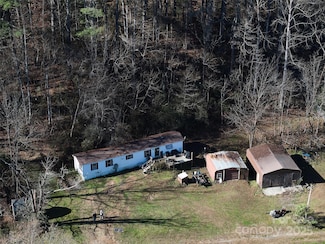 24 Wright Rd, Whittier, NC 28789