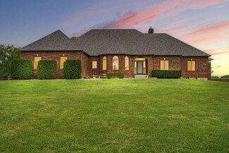 1745 E 530th Rd, Pleasant Hope, MO 65725