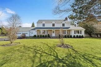 11 Oneck Rd, Westhampton Beach, NY 11978