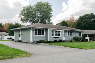 4 Horseshoe Dr, Auburn, MA 01501