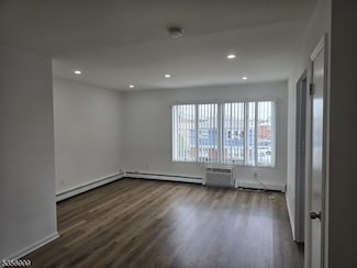 412 S 5th St, Elizabethport, NJ 07206
