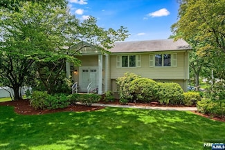 505 Salem St, Paramus, NJ 07652