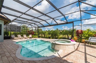 7422 Lantana Cir, Naples, FL 34119