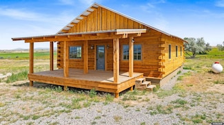16 Coffey Ln, Pavillion, WY 82523