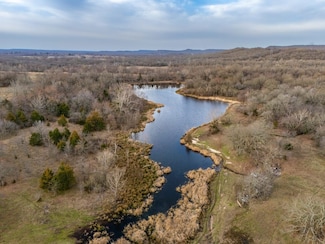 E E 1060 Rd, Henryetta, OK 74437