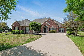 672 Brookhaven Ct, Waxahachie, TX 75165